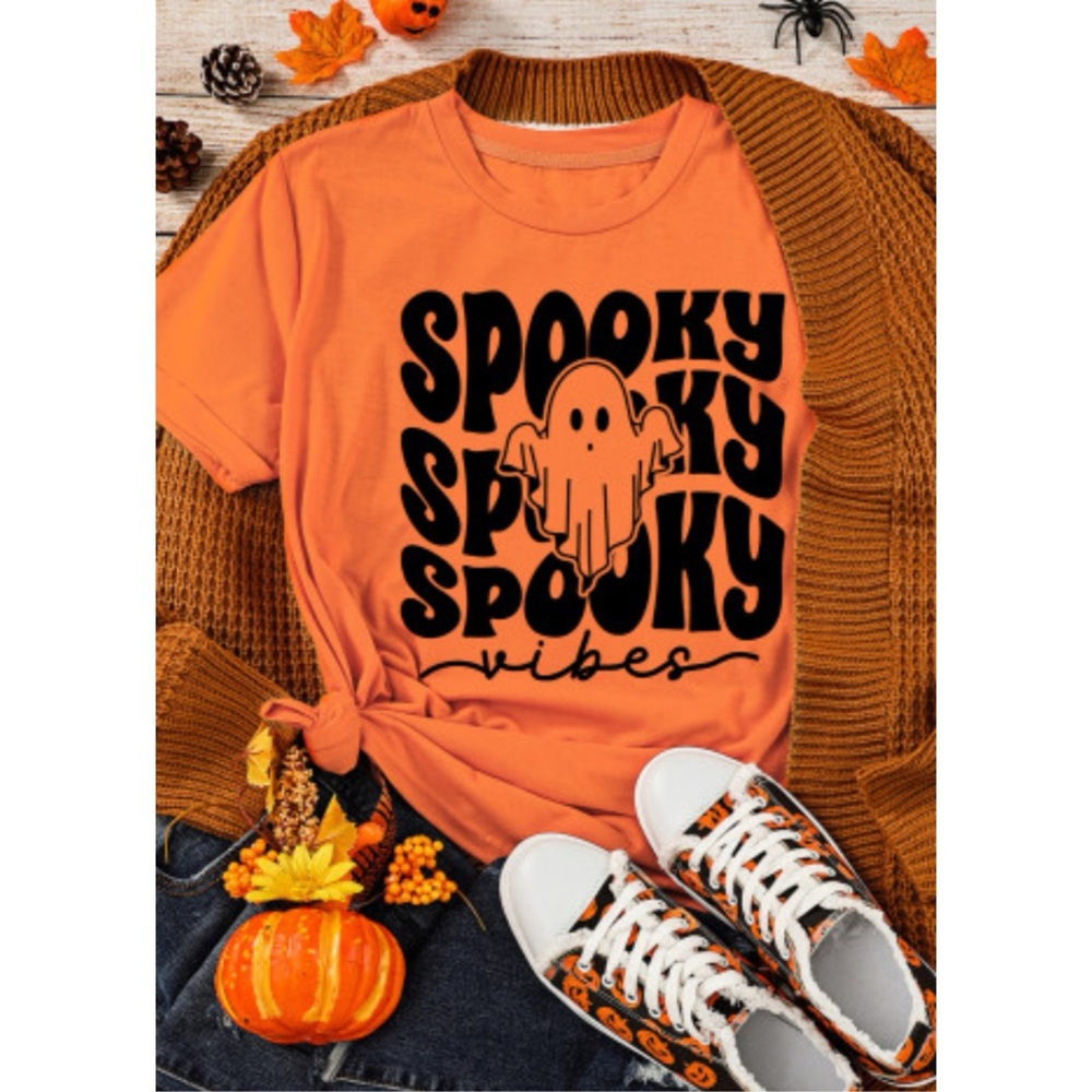 SPOOKY‎ VIBES CUTE ORANGE GOTH GHOST GRAPHIC T-SHIRT 🎃